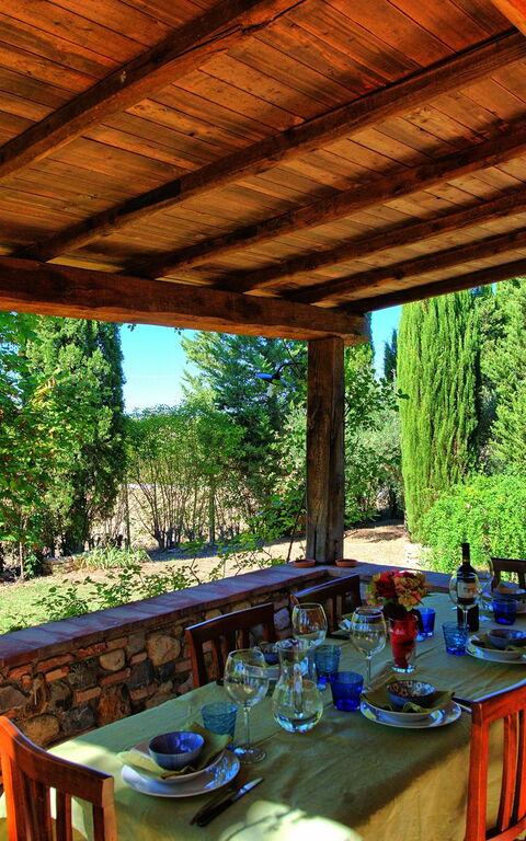 Casa Cipressi: Buitenshuis