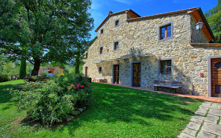 Villa Casentino: Buitenshuis, Tuin, zwembad