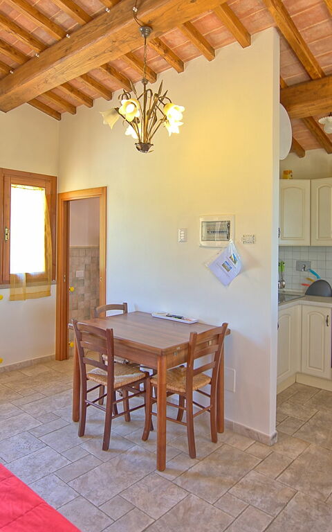 Villa Roberto: Keuken, Lunchroom, Woonkamer