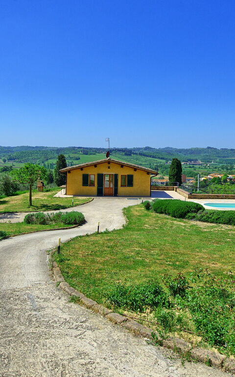 Villa Roberto: Buitenshuis