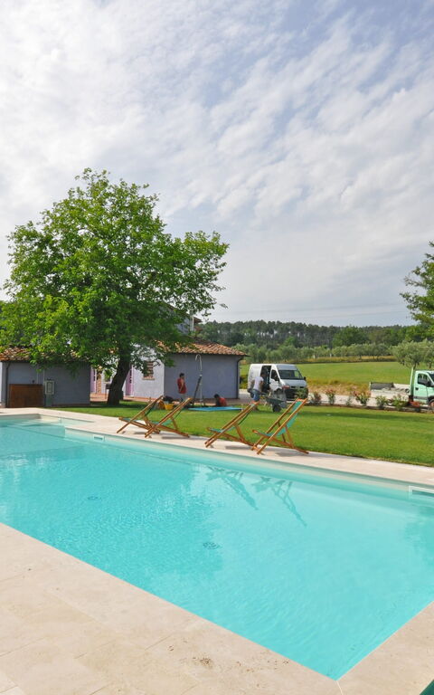 Villa Marginone: Buitenkanten, Buitenshuis, Tuin, zwembad