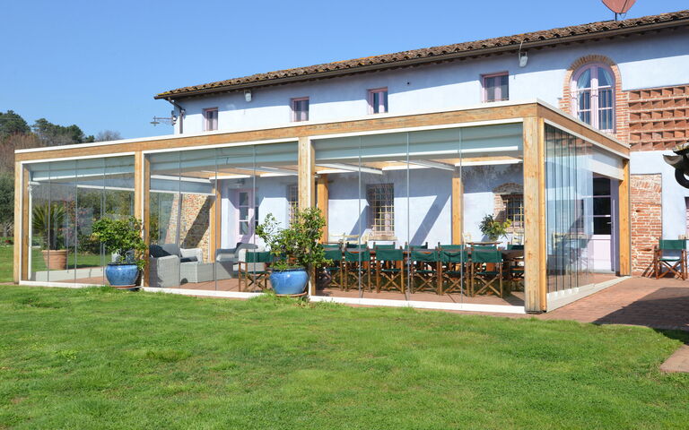 Villa Marginone: Buitenkanten, Buitenshuis, Tuin