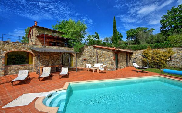 Villa Barbischio: Buitenkanten, zwembad