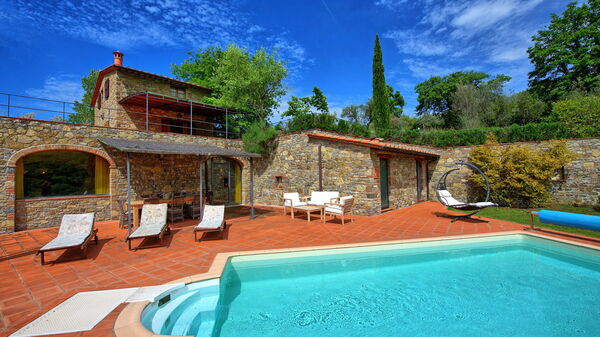Villa Barbischio: Buitenkanten, zwembad