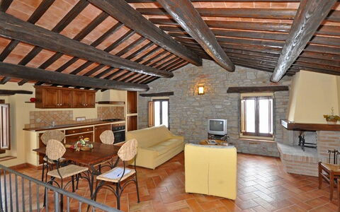 Accommodatie Marradi 4: Keuken, Lunchroom, Woonkamer