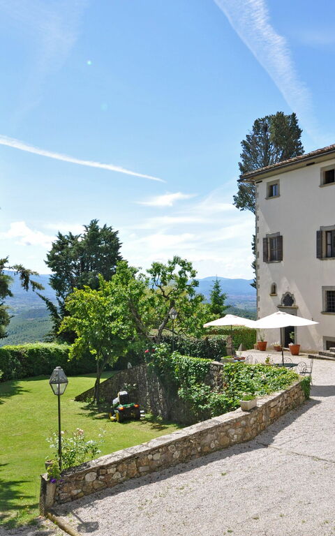 Civetta: Buitenkanten, Buitenshuis