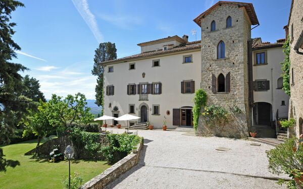 Civetta: Buitenkanten, Buitenshuis