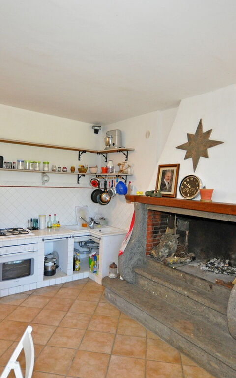 Ginestrella: Keuken, Lunchroom, Woonkamer