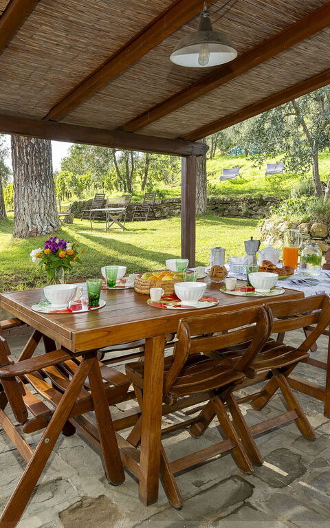 Bigiolo a Melazzano: Balkon / terras / patio, Buitenshuis