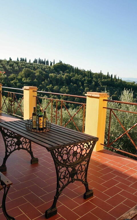 Villa Gloria: Buitenshuis