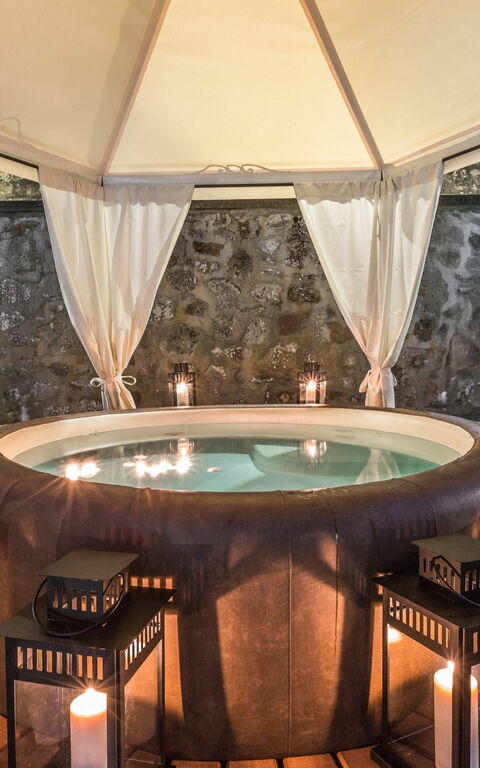 Palazzo Rosadi: Buitenshuis