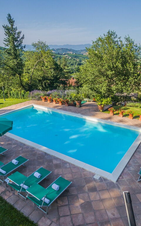 Torre Del Cielo: Tuin, zwembad