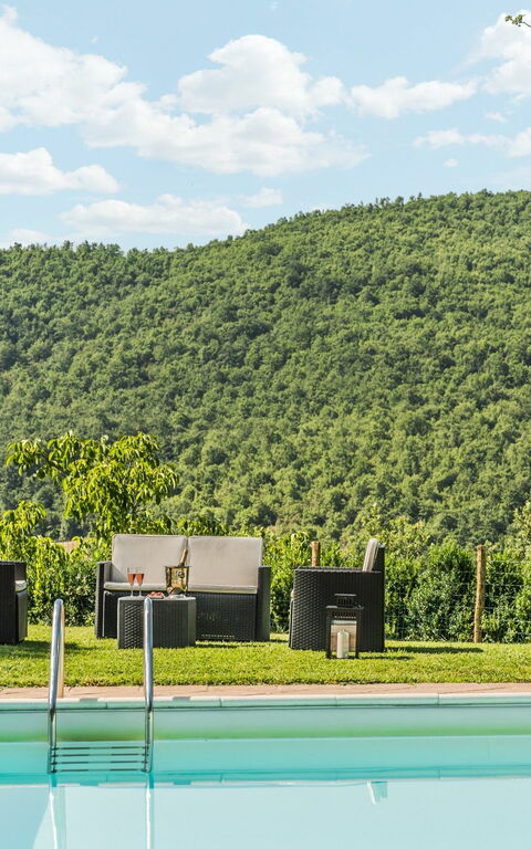 Torre Del Cielo: Tuin, zwembad