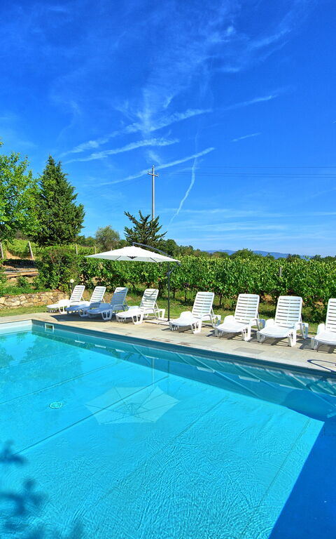 Scerfio: Buitenshuis, Zomer, zwembad