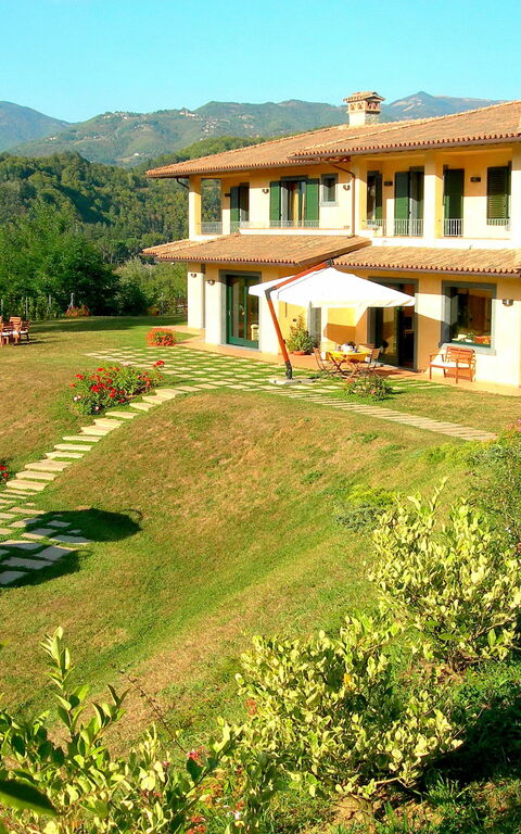 Villa Saida: Buitenshuis, Tuin