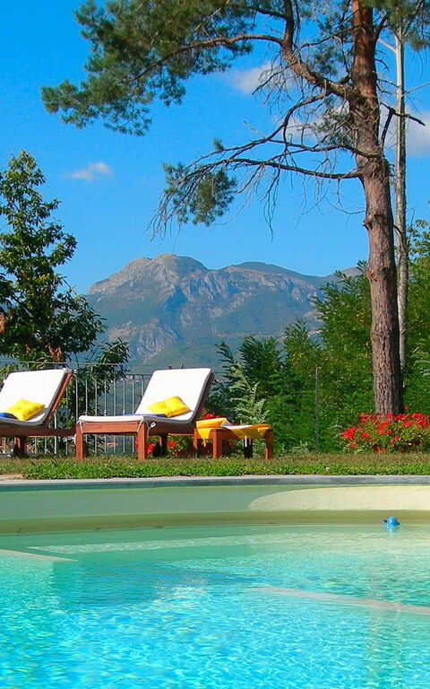 Villa Saida: Buitenshuis, zwembad