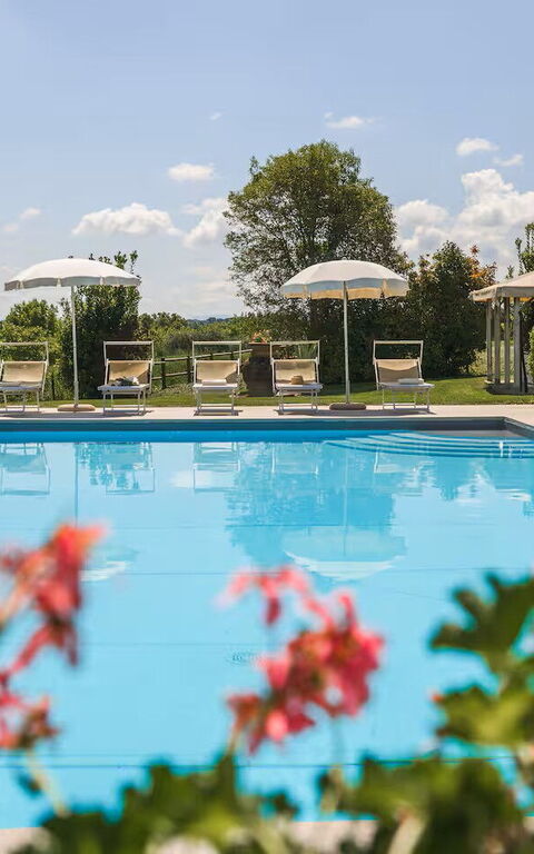 Villa Giare: Buitenshuis, zwembad