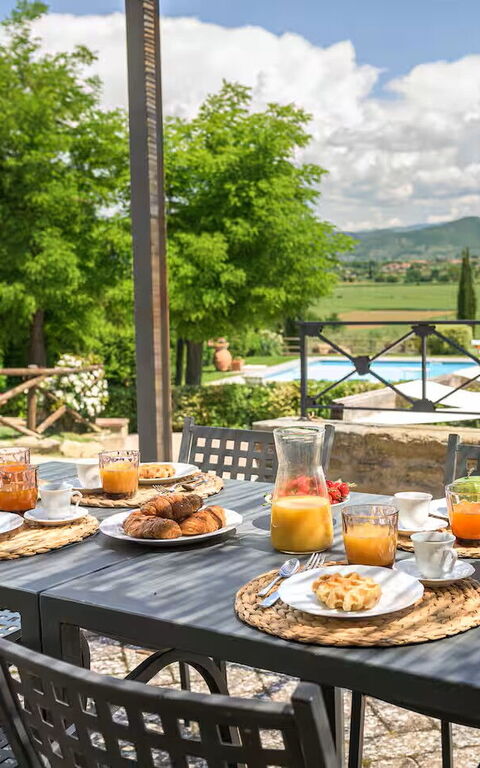 Villa Giare: Balkon / terras / patio, Buitenshuis