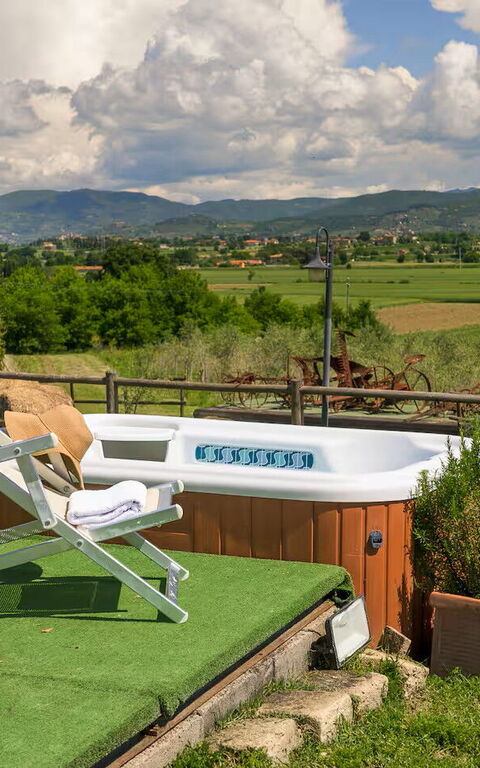 Villa Giare: Buitenshuis, Tuin, zwembad