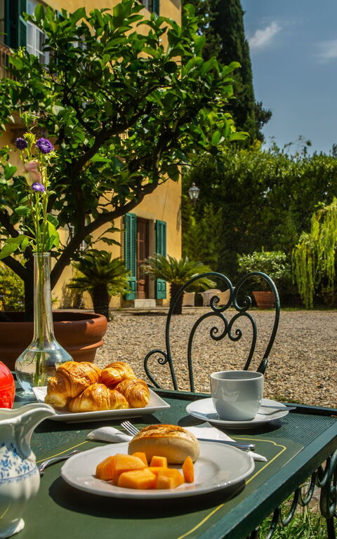 Villa Pedone: Buitenkanten, Buitenshuis, Tuin