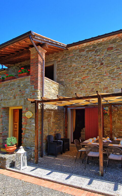 Villa Crispinino: Balkon / terras / patio, Buitenshuis