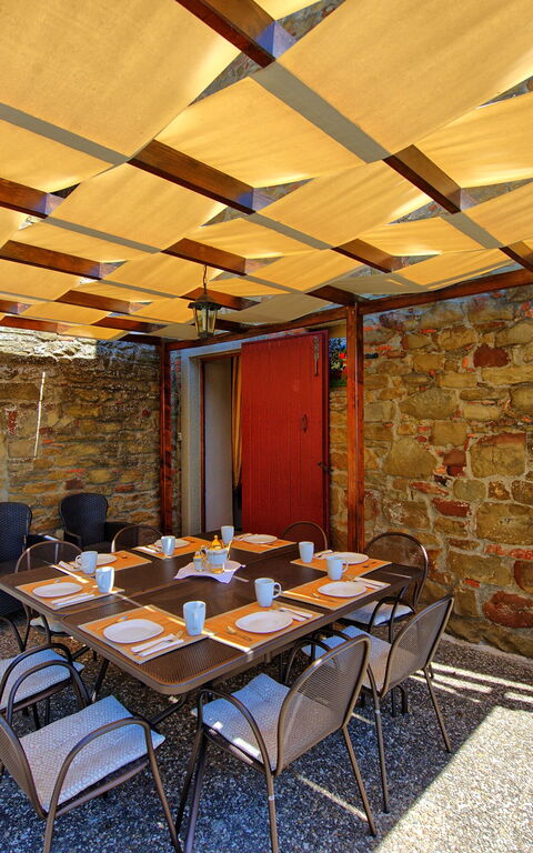 Villa Crispinino: Balkon / terras / patio, Buitenshuis