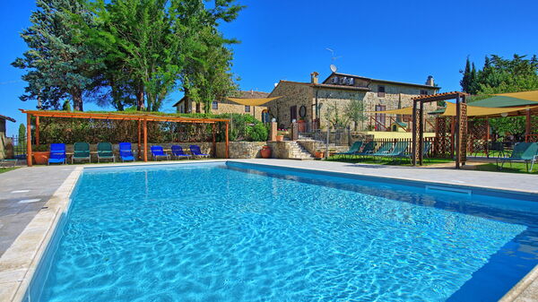 Cerretalta: Zomer, zwembad