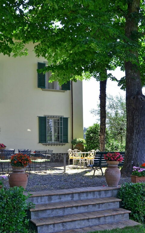 Villa Buonaparte: Buitenkanten, Tuin