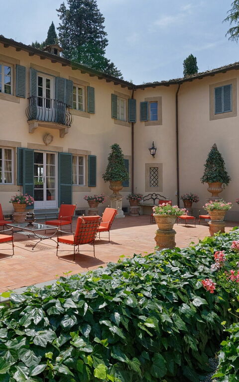 Villa De Ranieri: Buitenkanten, Tuin