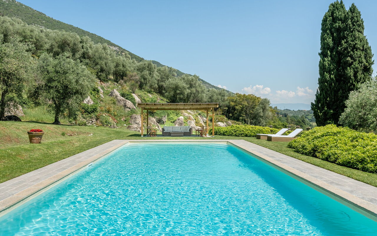 Villa De Ranieri: zwembad