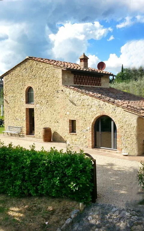 Podere Degli Olivi: Buitenshuis, Tuin, Zomer