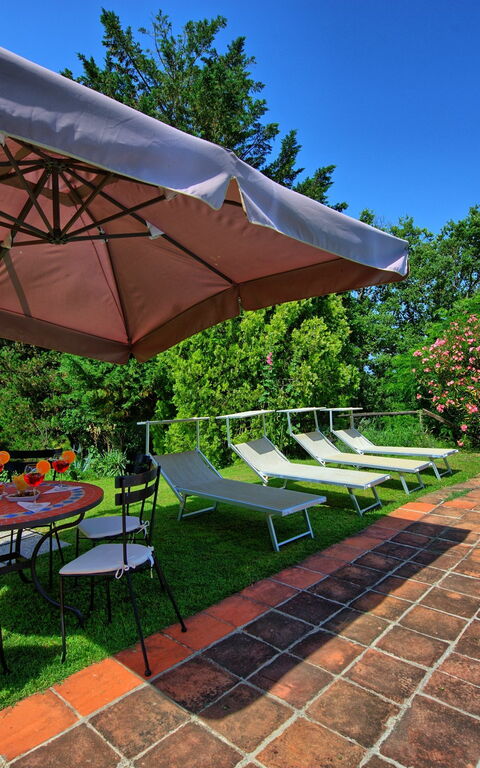 Villa Campogialli: Tuin, zwembad