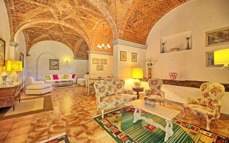 Villa Campogialli: Woonkamer