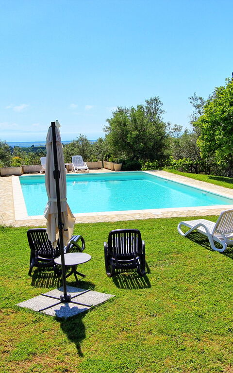 Guardistallo: Tuin, zwembad