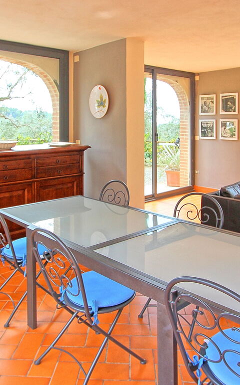 Guardistallo: Lunchroom, Woonkamer