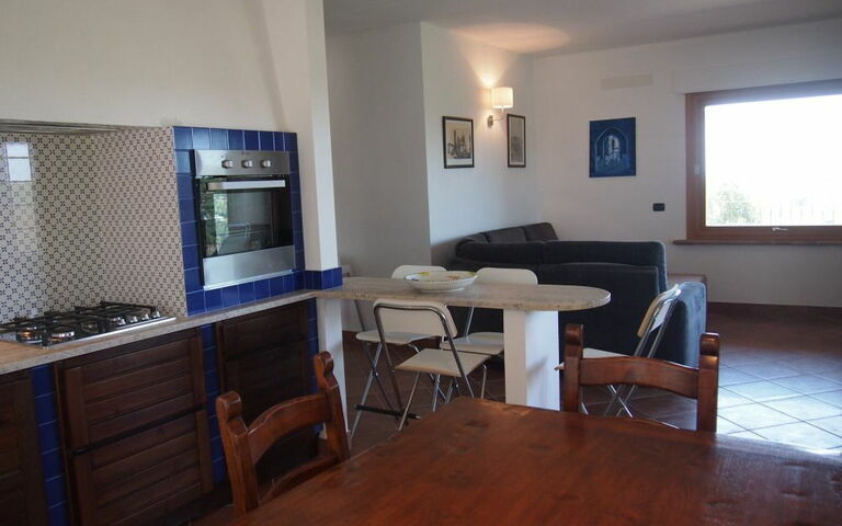 Villa Dei Cipressi: Keuken, Lunchroom, Woonkamer