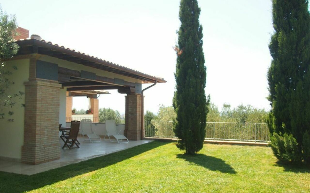 Villa Dei Cipressi: Balkon / terras / patio, Buitenkanten, Buitenshuis, Tuin