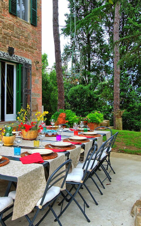 Villa Lorenza: Buitenkanten, Buitenshuis, Tuin