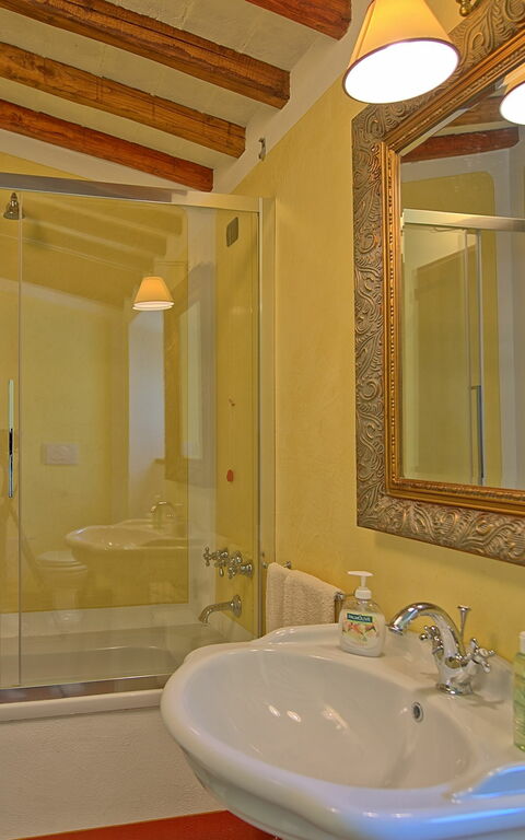 Villa Noceta: Badkamer