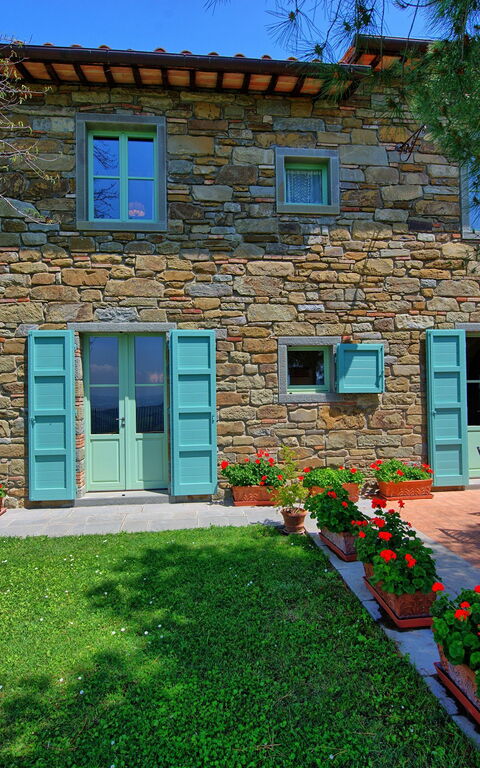 Villa Noceta: Buitenshuis