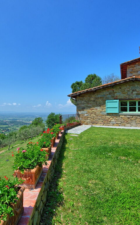 Villa Noceta: Buitenshuis, Tuin