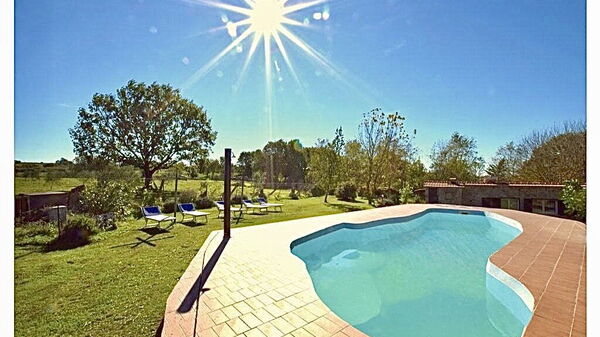 Funghi 2: Buitenkanten, Buitenshuis, Tuin, zwembad