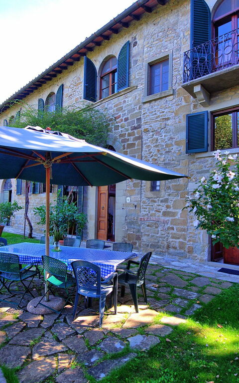 Casale Girifalco: Buitenshuis