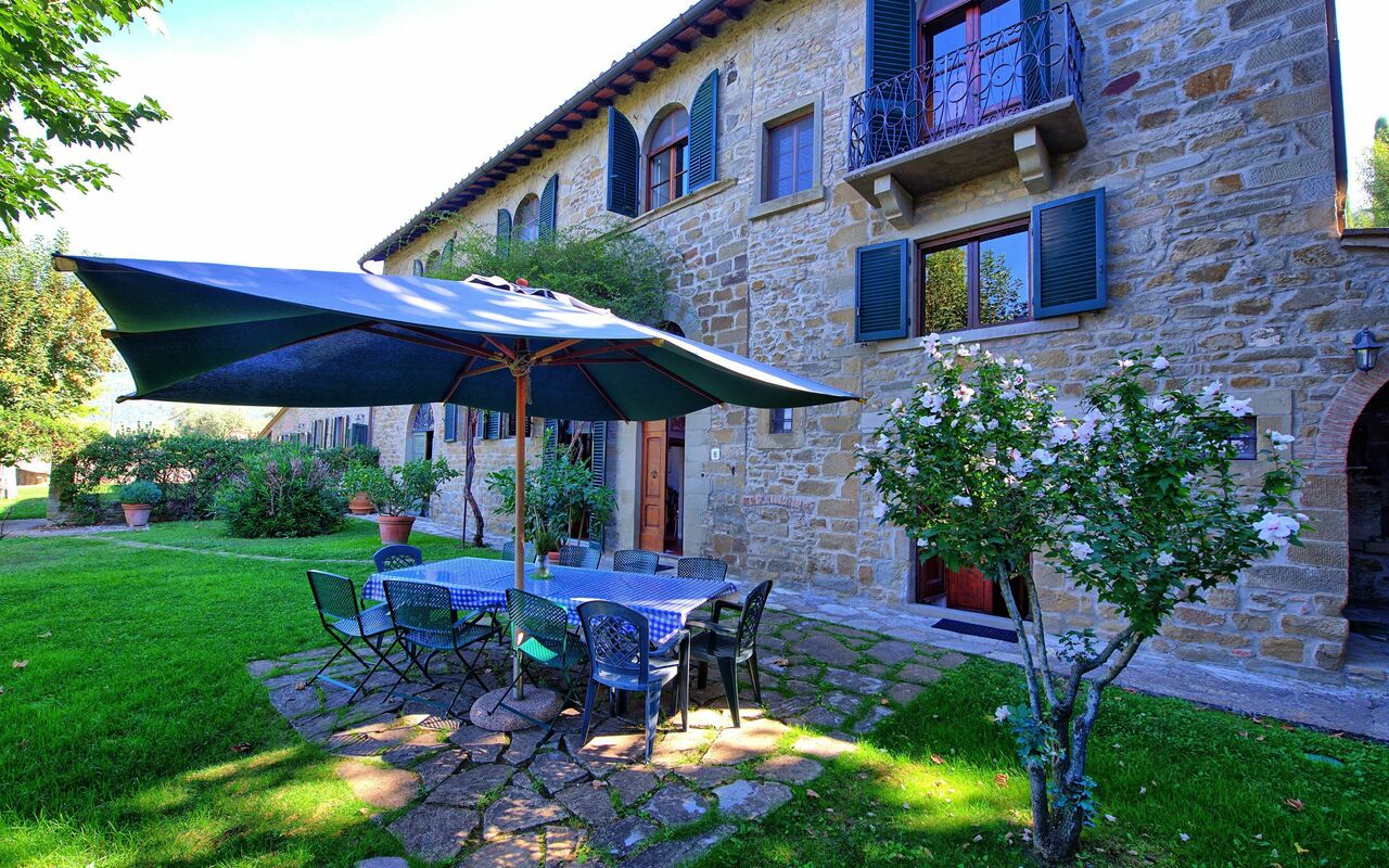 Casale Girifalco: Buitenshuis
