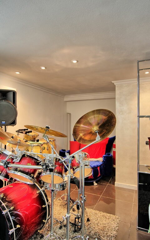 Villa Raffaela: Activiteiten, Voorzieningen, Woonkamer