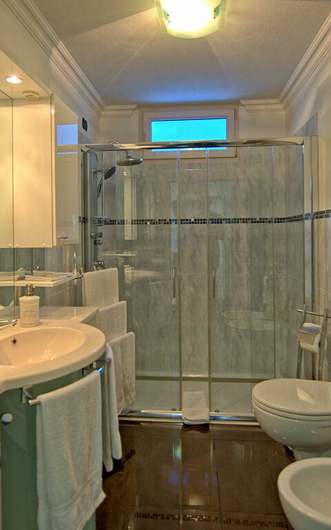 Villa Raffaela: Badkamer