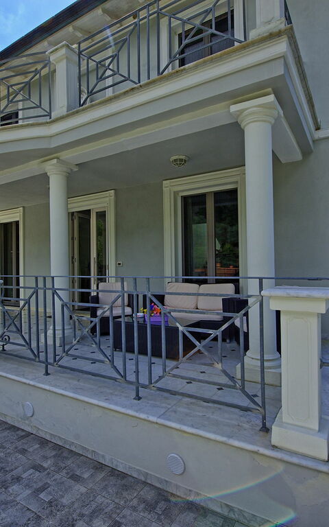 Villa Raffaela: Balkon / terras / patio, Buitenshuis