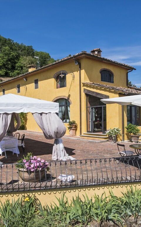 Villa Casalguidi: Buitenkanten, Tuin