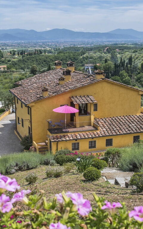 Villa Casalguidi: Buitenkanten, Tuin