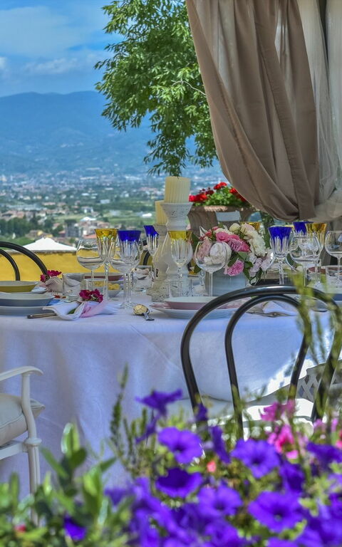 Villa Casalguidi: Balkon / terras / patio, Buitenshuis, Tuin